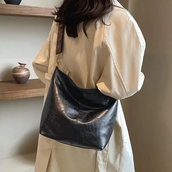 Crossbody Hobo Bag (BLACK) - Picture 2 of 3